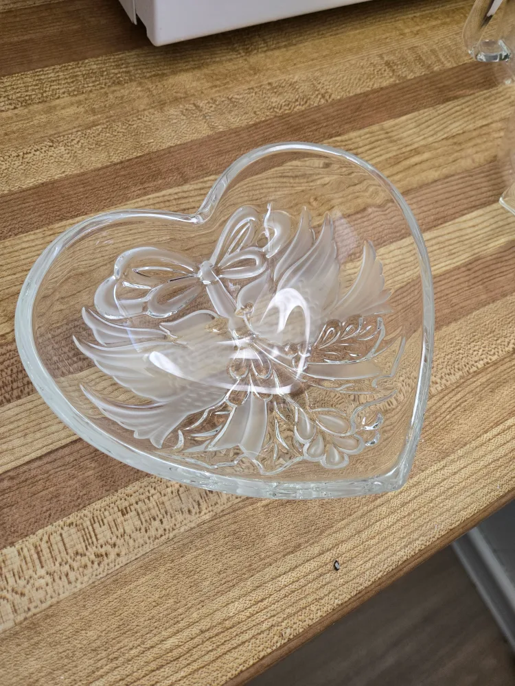 Heart-Shaped Glass Dish thumbnail