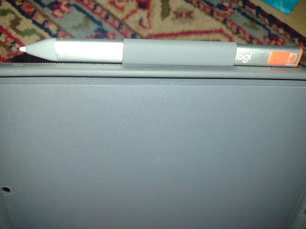 Logitech Combo Touch Keyboard Case for iPad 7/8/9 Gen image indicator(5)