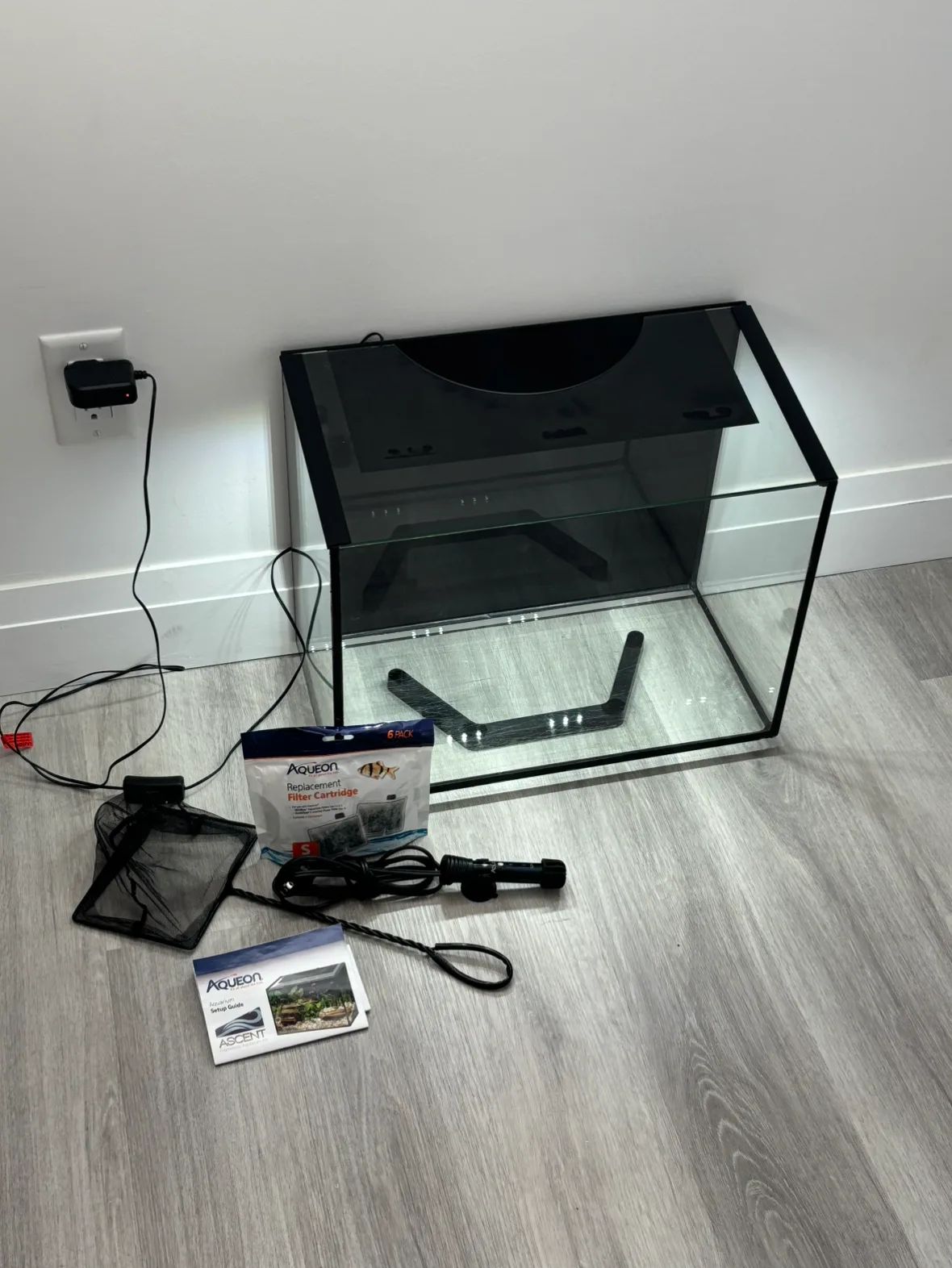 10 gallon fish tank + accessories image indicator(2)