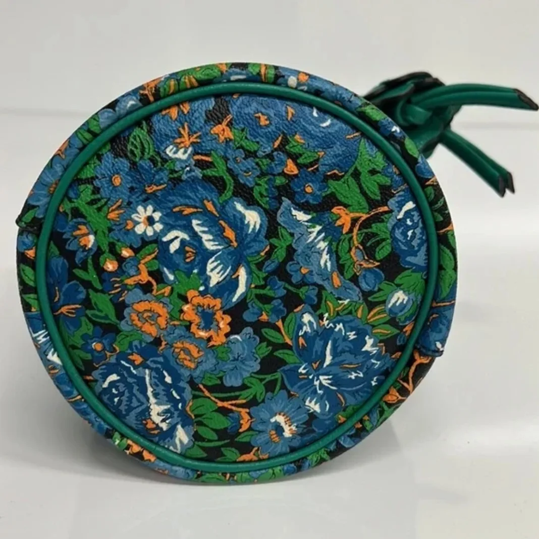 COACH BUCKET PETAL WRISTLET image indicator(5)