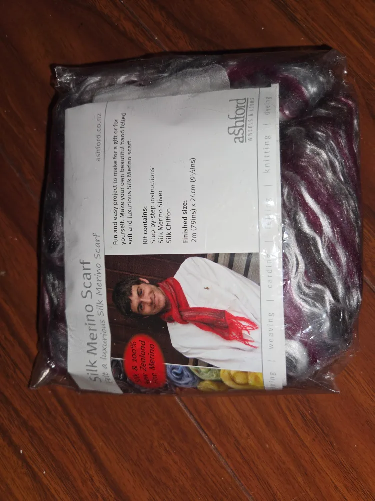 🧡 Brand New Ashford Silk Merino Scarf Kit image indicator(3)