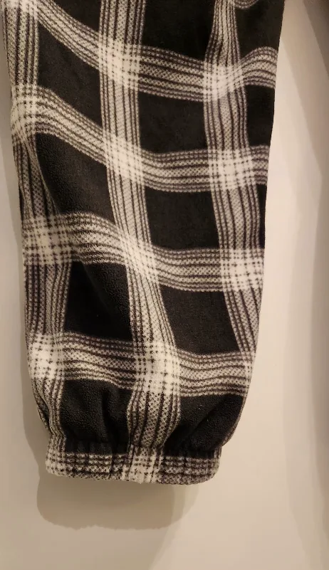 Men's Fleece Plaid Pajama Bottoms image indicator(9)