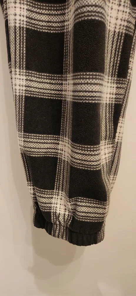 Men's Fleece Plaid Pajama Bottoms image indicator(5)