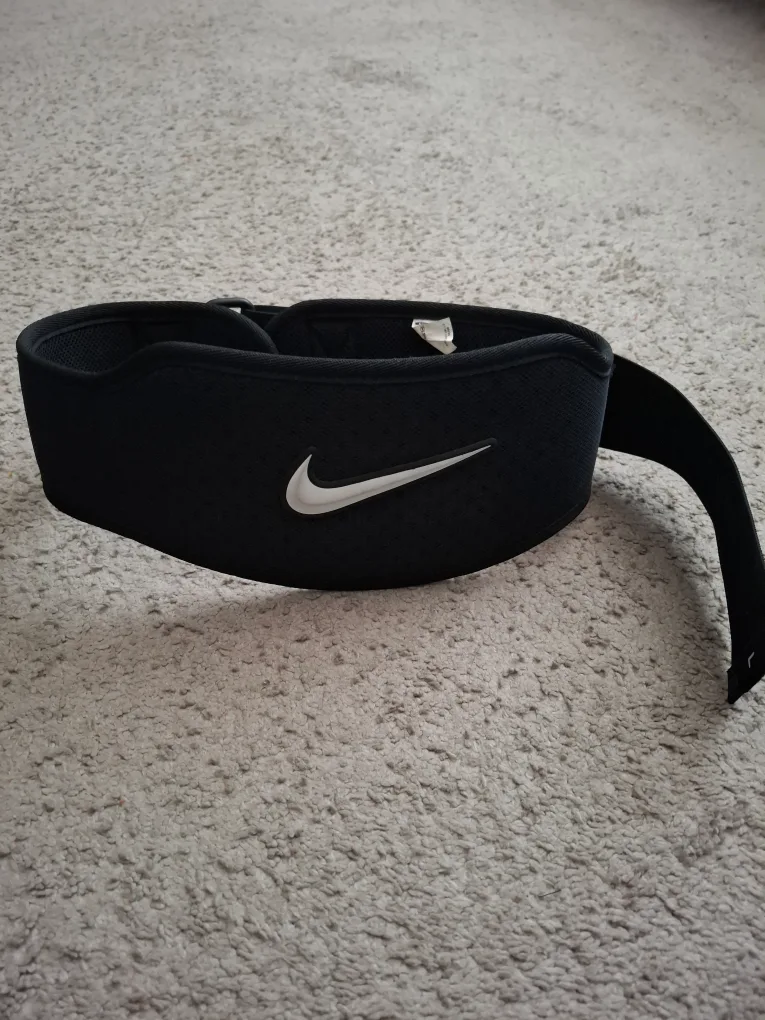 Nike Weightlifting Belt image indicator(2)
