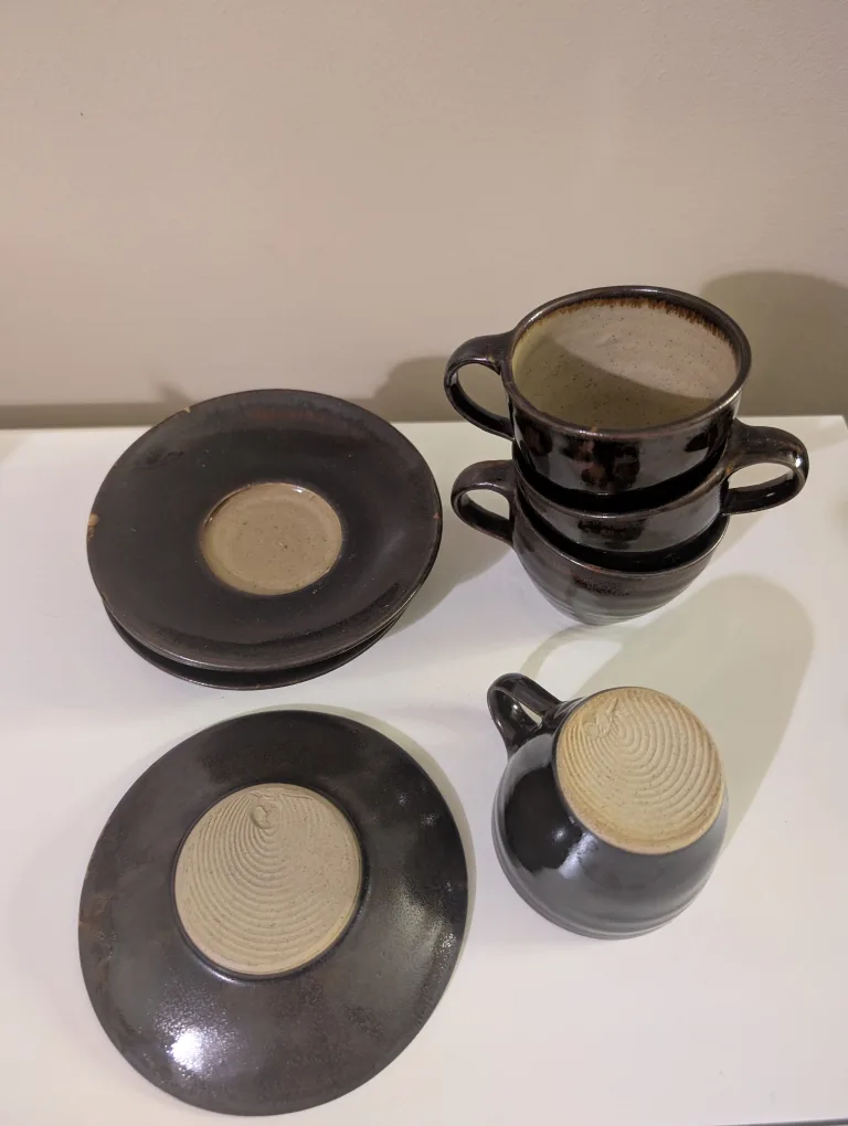 Set of Pottery Mugs and Saucers image indicator(4)