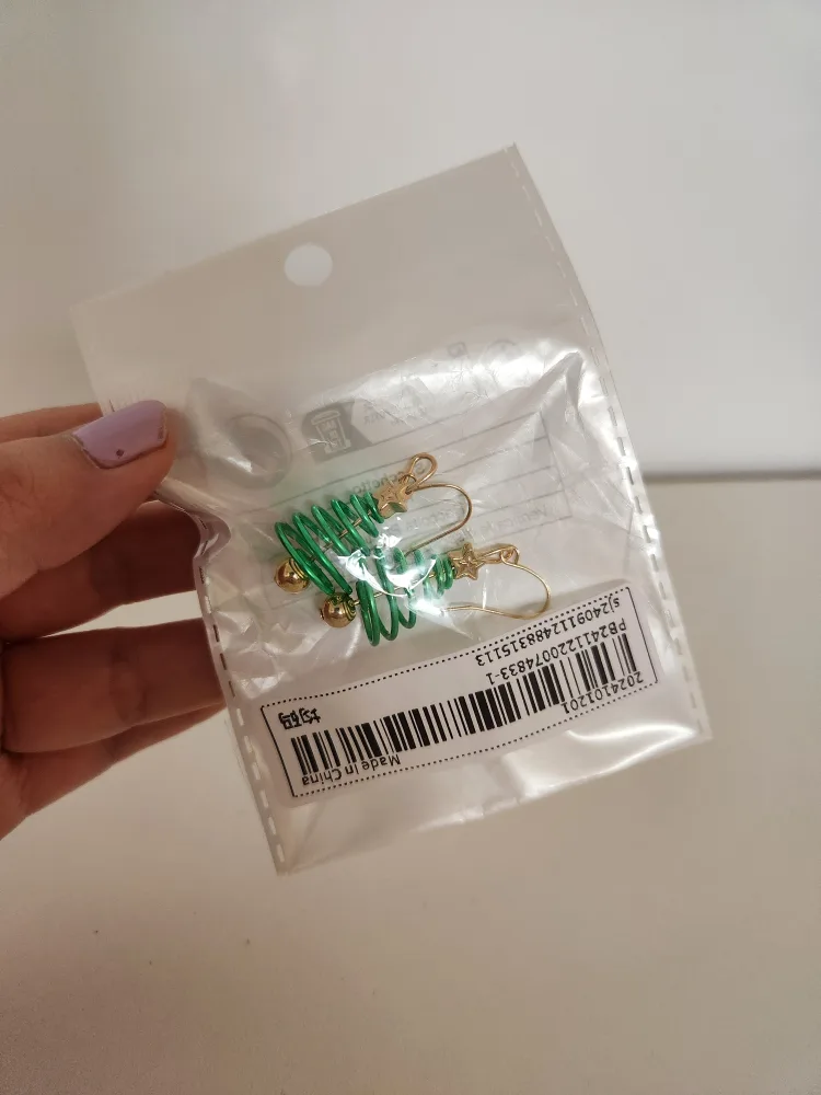 🏈 Cute Green Christmas Tree Earrings image indicator(2)