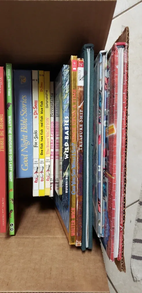 Box of Children's Books image indicator(2)