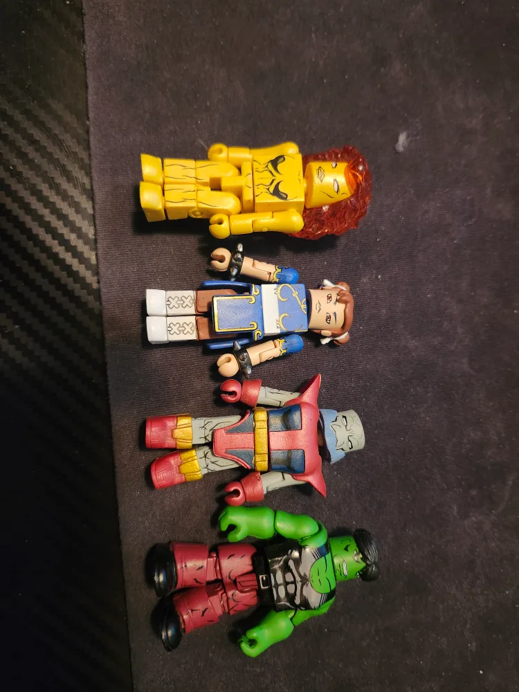 Mini Mates  Figures & Accessories image indicator(2)