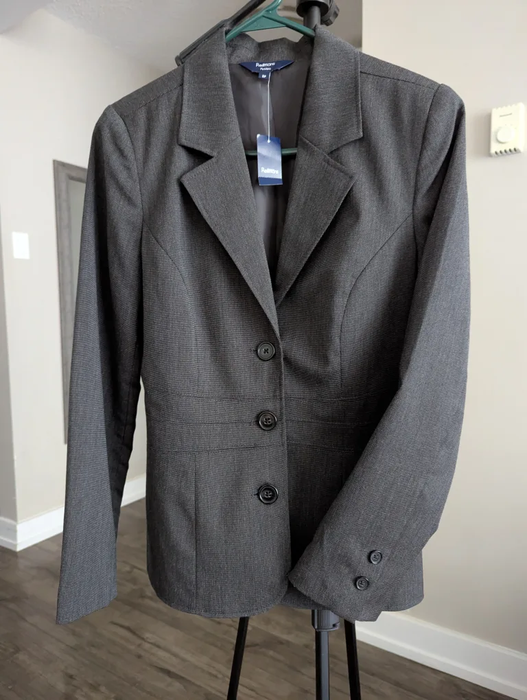 Reitmans Women's Grey Blazer Size S image indicator(2)