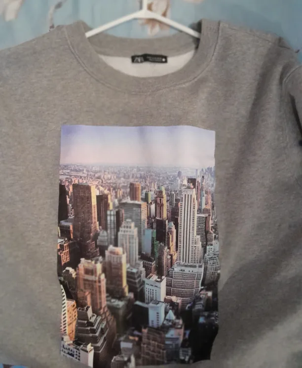 Grey New York City Skyline Sweatshirt image indicator(3)