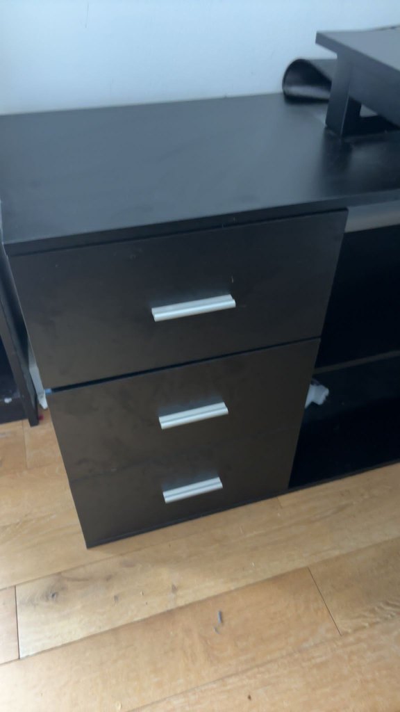 Black L-Shaped Computer Desk with Mesh Office Chair - photo 3