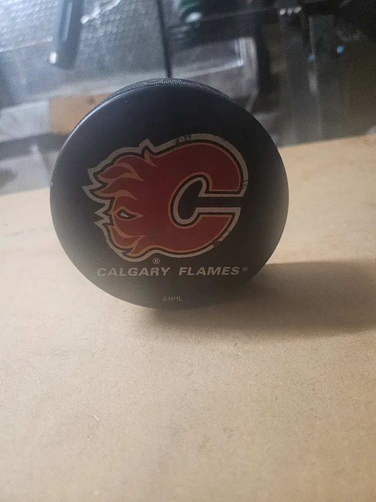 Calgary Flames Official Game NHL Puck image indicator(3)