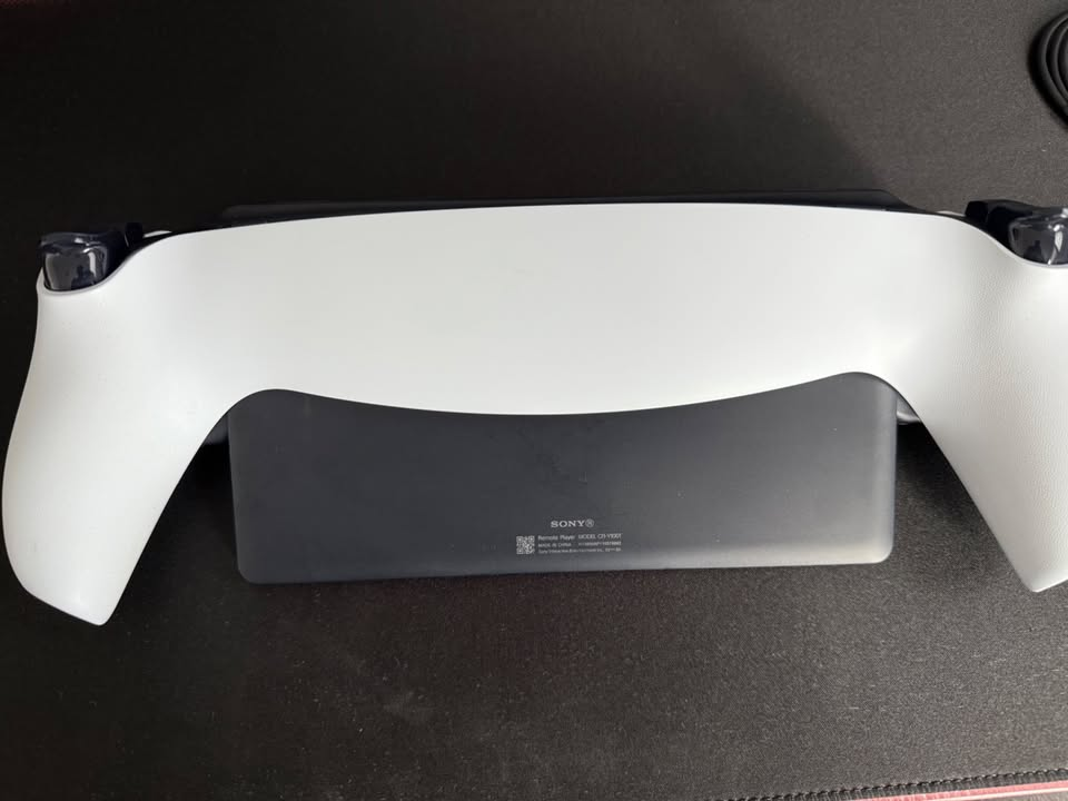 Playstation Portal Like New - photo 3