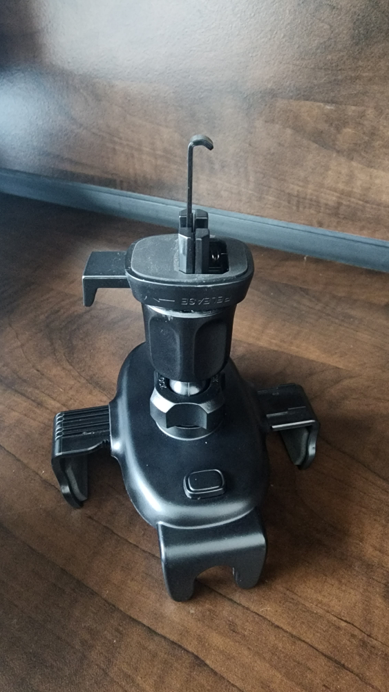 Miracase Wireless Car Charger Phone Mount - photo 3