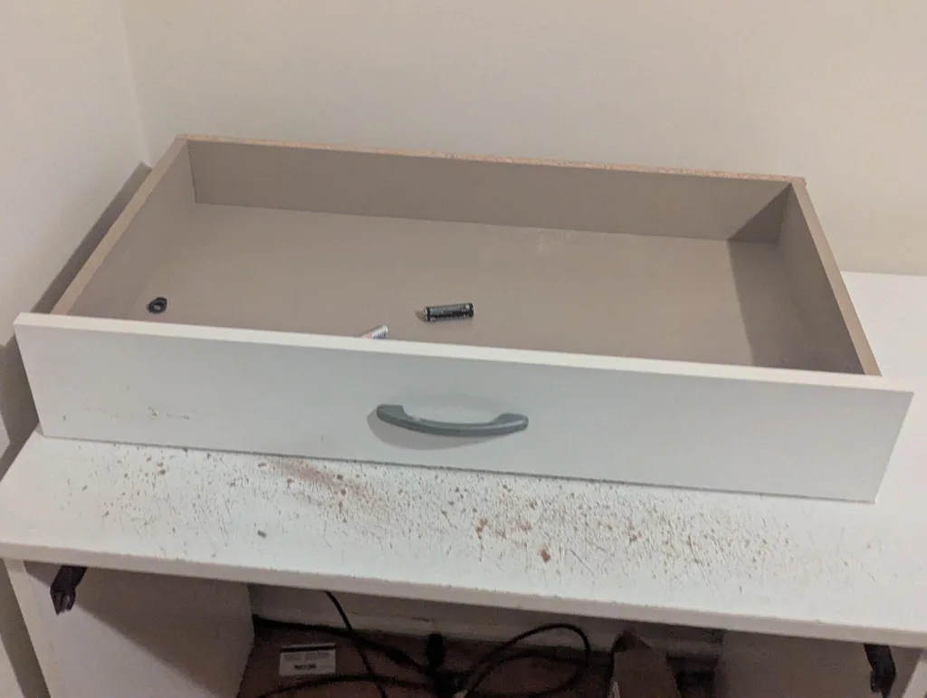 COMPLETELY FREE! White Desk with Drawers and Cabinets image indicator(2)