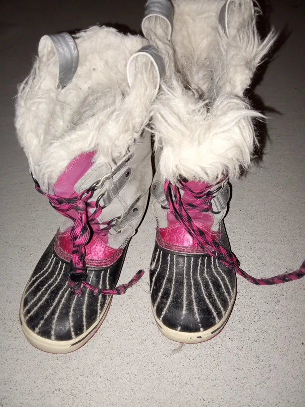 Sorel Winter Boots Size 4 image indicator(2)
