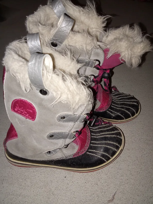 Sorel Winter Boots Size 4 image indicator(3)