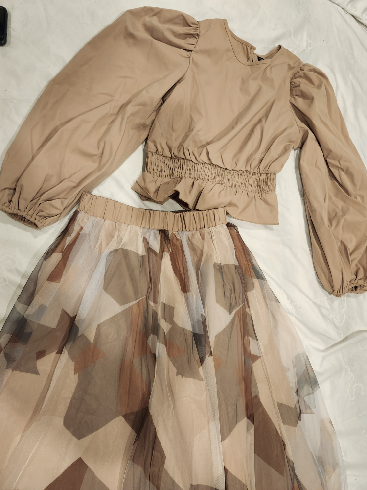 Brown Two-Piece Outfit: Blouse and Tulle Skirt - photo 2