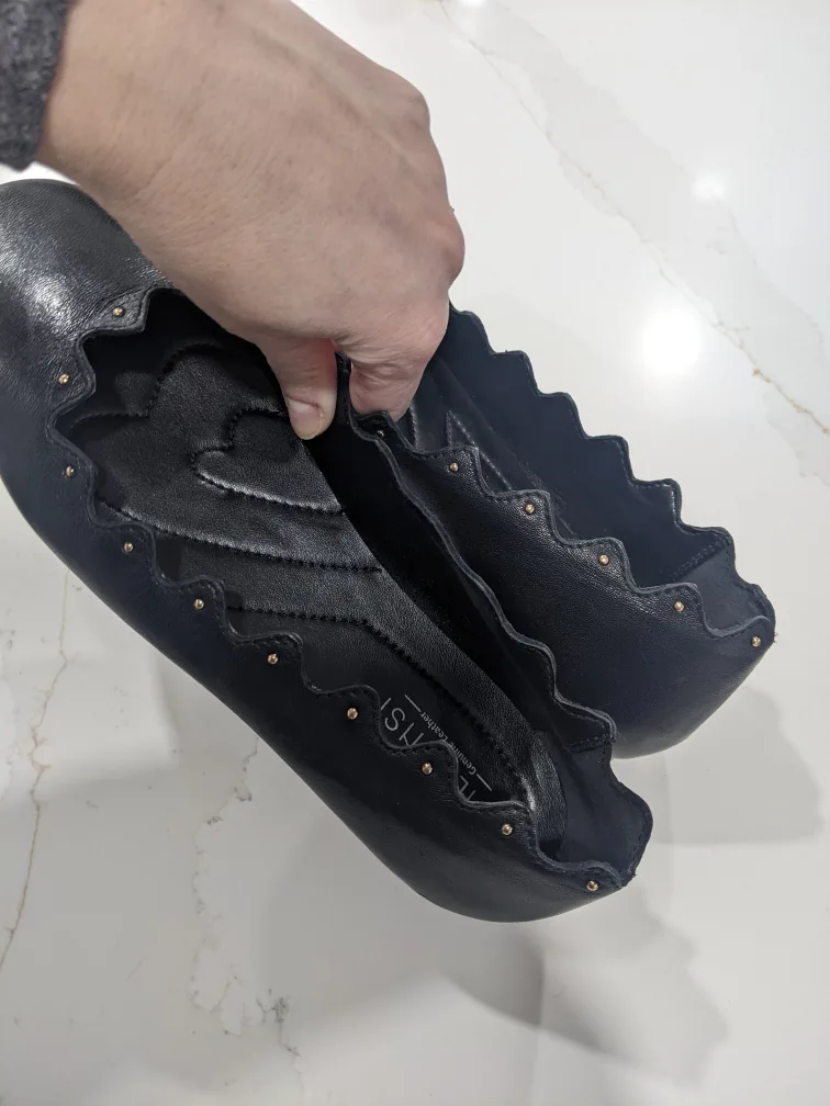 Genuine Leather Black Scalloped Flats image indicator(3)