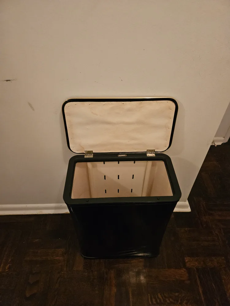 Black and Gold clothes hamper image indicator(3)