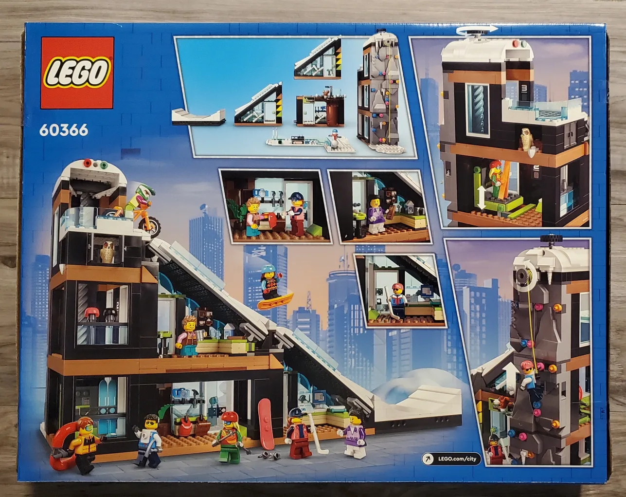LEGO City 60366 Ski and Climbing Center image indicator(2)