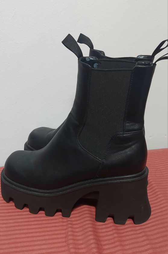 Black Platform Boots - Size 9 ♀️ - photo 2
