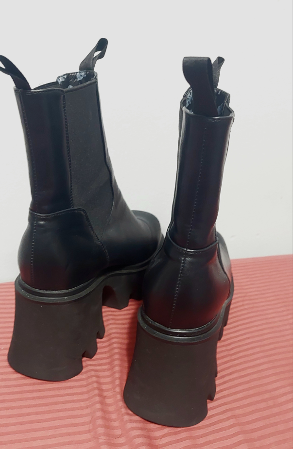 Black Platform Boots - Size 9 ♀️ - photo 3