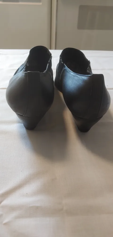 Black Dress boot-style Shoes - Heels image indicator(3)