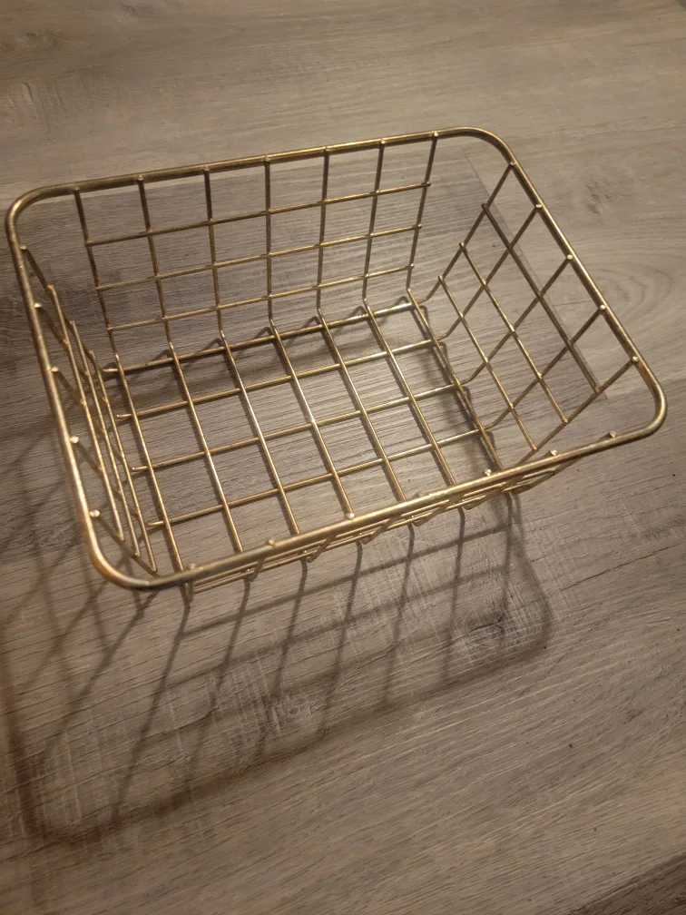 Set of Two Metal Wire Baskets - Rose Gold & Gold #freecycle image indicator(3)