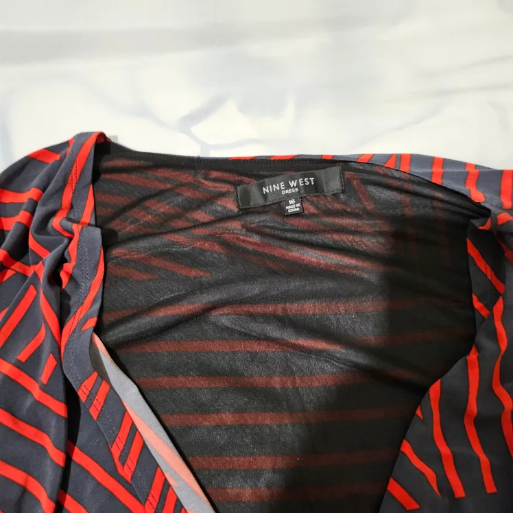 Nine West Red and Black Wrap Dress Size 16 image indicator(4)