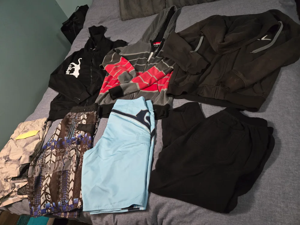 Men's Clothing Bundle - Medium and large image indicator(6)