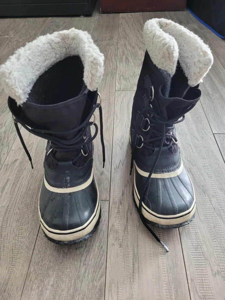 Sorel Women's Winter Boots Size 8 thumbnail
