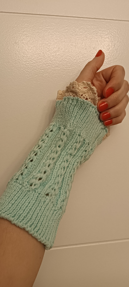 Knitted Arm Warmers with Lace Trim