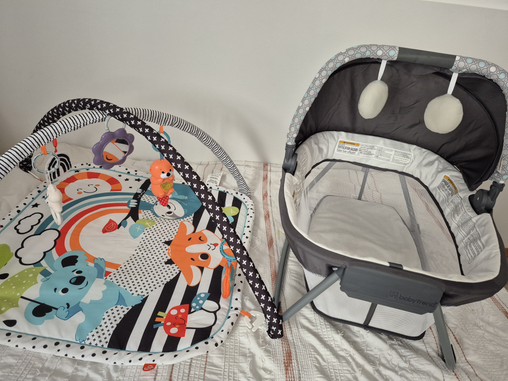 crib and playmat