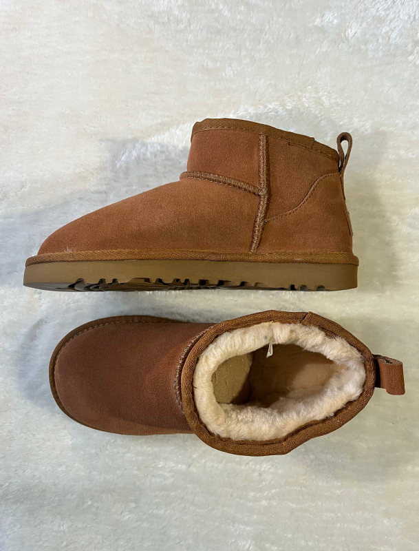 UGG Classic Ultra Mini Women Size 8 - photo 2