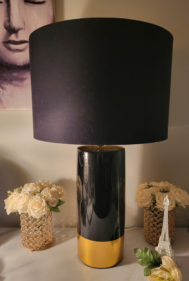 Elegant Black and Gold Table Lamp