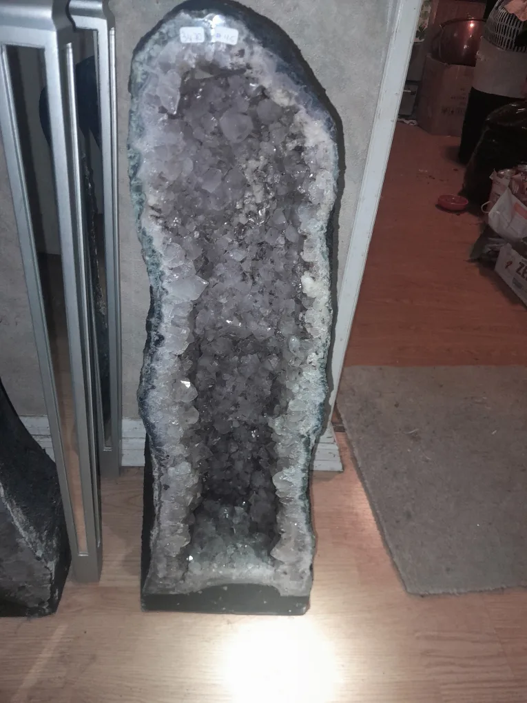 Large Amethyst cathedral image indicator(2)