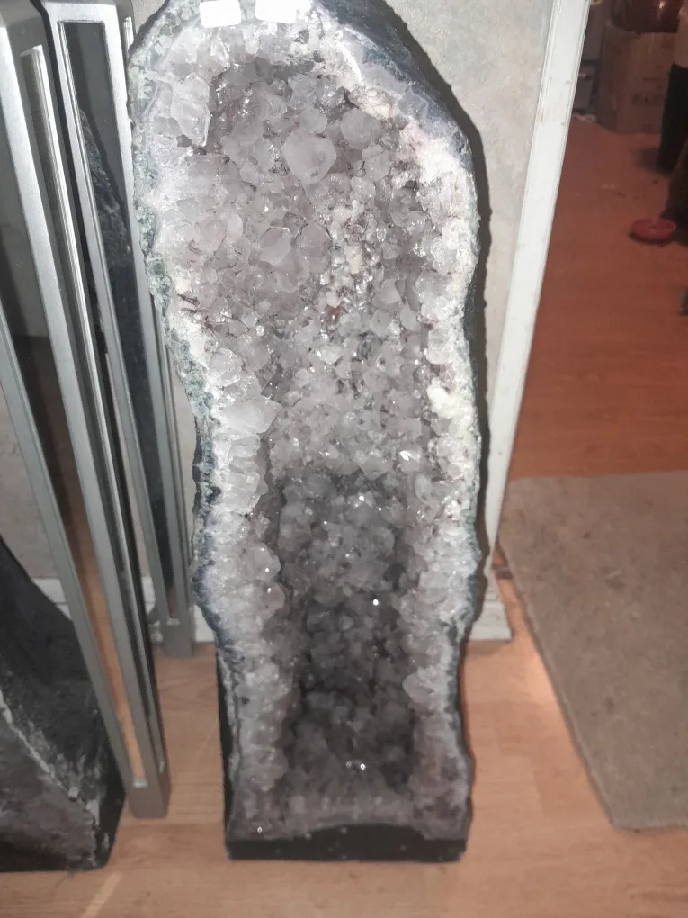 Large Amethyst cathedral image indicator(3)