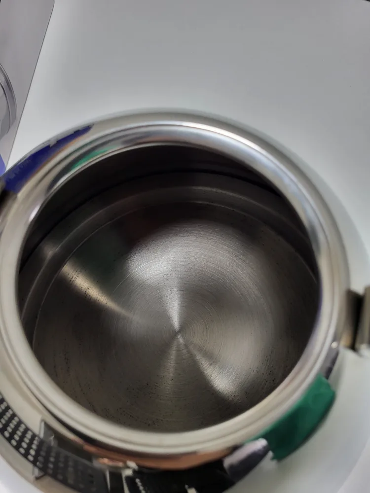 Coco Avant Garde Whistling Kettle - 2.6 Litre Stainless Steel image indicator(3)