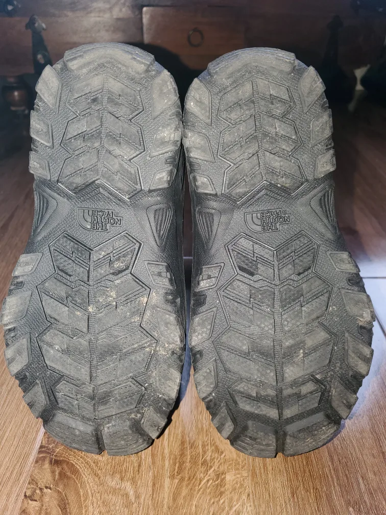 North Face Kids Winter Snow Boots - Size 3 image indicator(4)