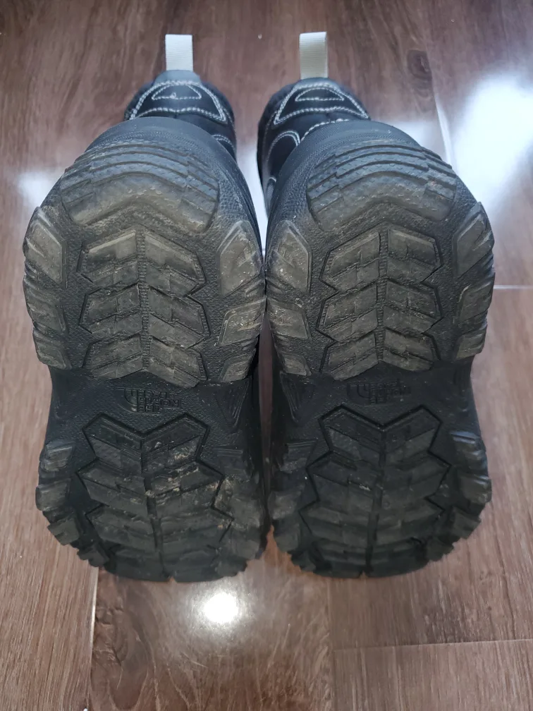 North Face Kids Winter Snow Boots - Size 3 image indicator(5)