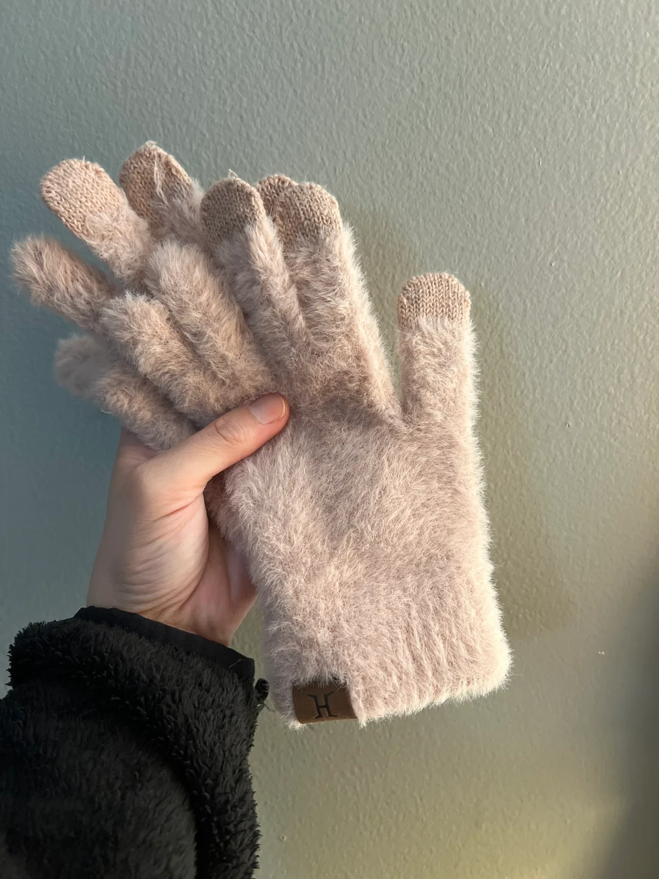 🏈Warm Pink Mittens🏈 thumbnail