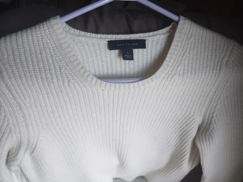 Ann Taylor wool & cashmere sweater size S image indicator(4)