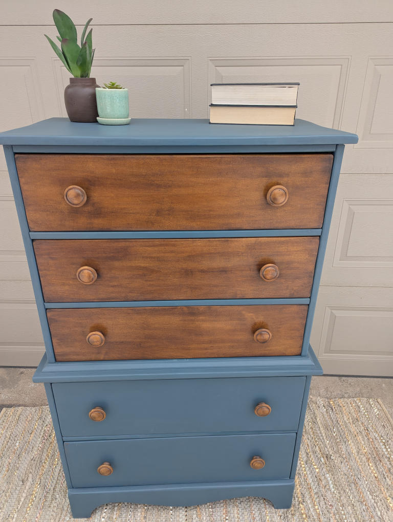 Vintage Two-Tone Chest of Drawers - photo 2