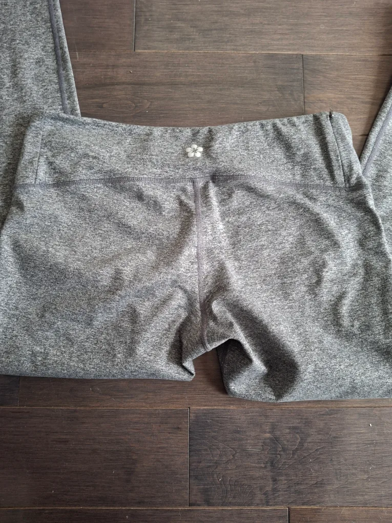 Womens workout pants image indicator(2)