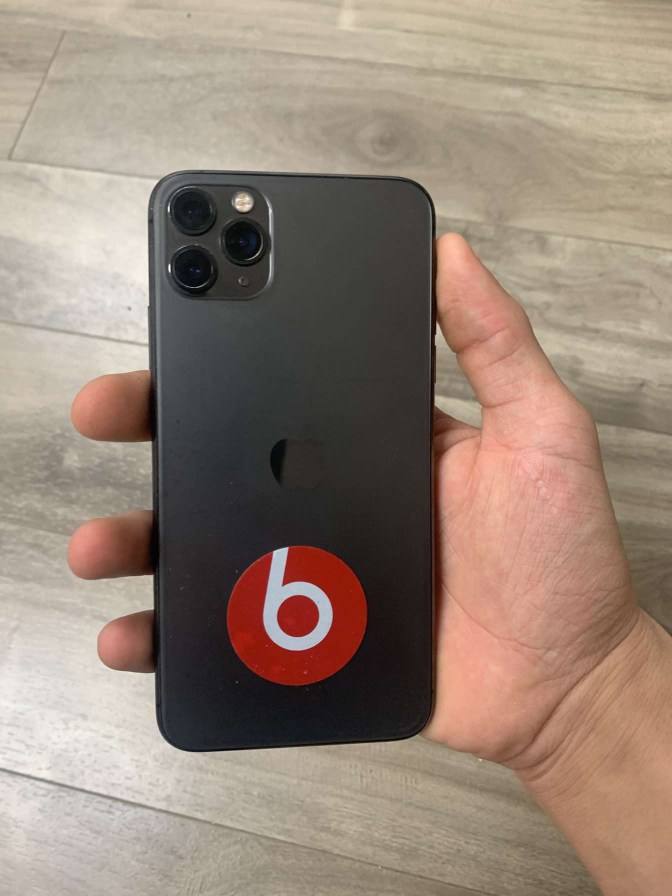 iPhone 11 Pro Max - 76% Battery Health