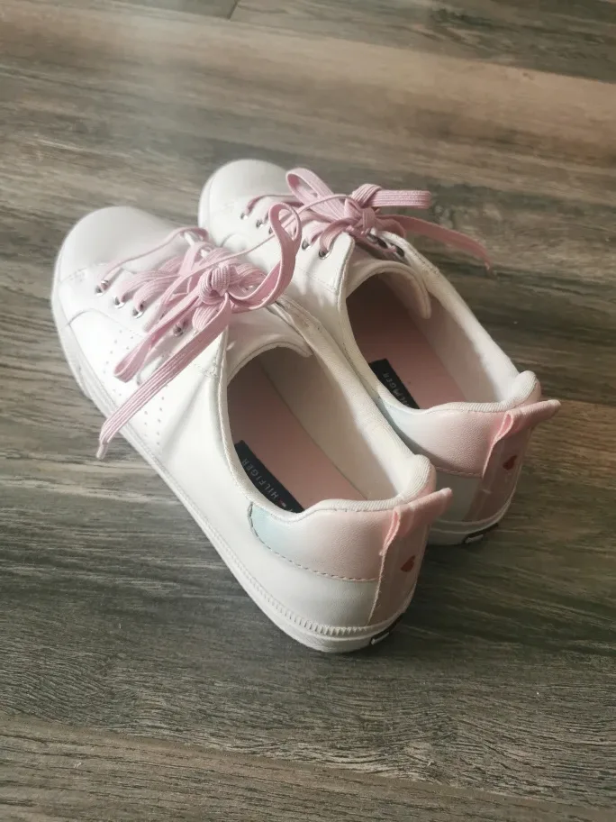 Tommy Hilfiger Women's White and Pink Sneakers image indicator(2)