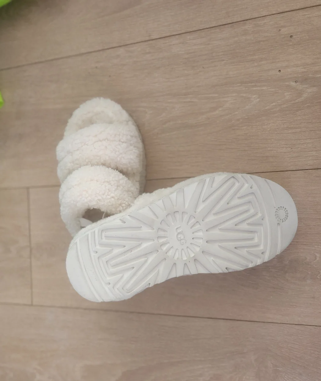UGG Fluffita Yeah Slides - Off-White image indicator(4)