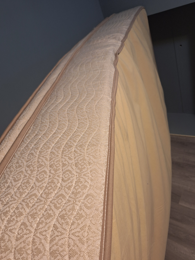 King size mattress - photo 3