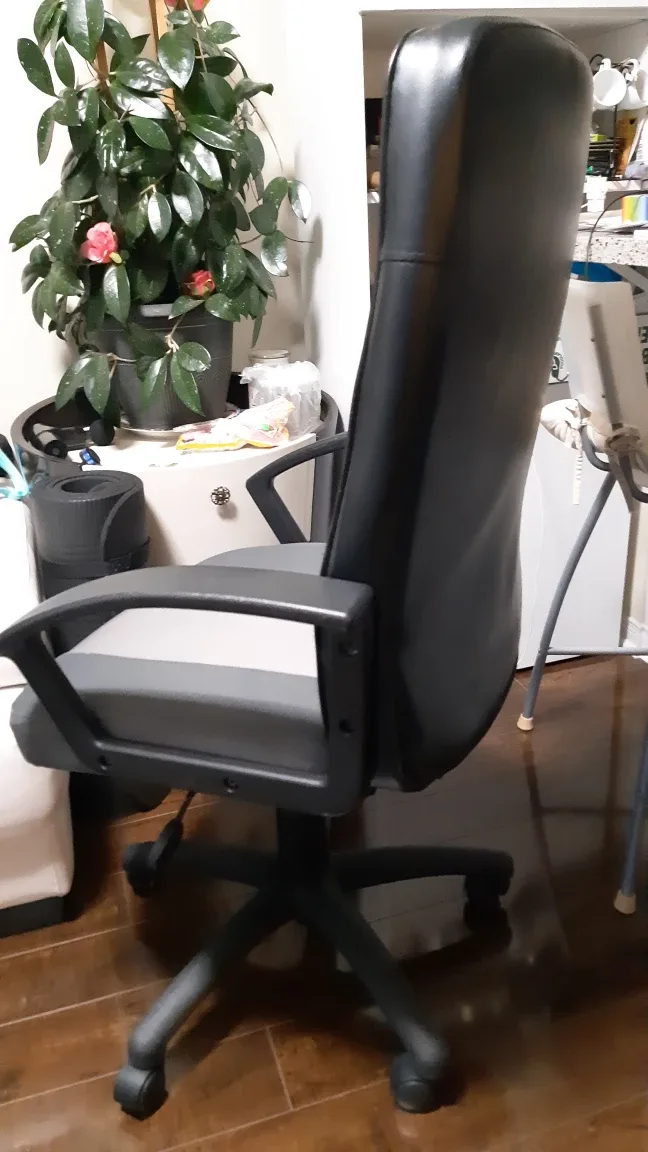 IKEA office Chair - Black and Grey in great clean condition image indicator(4)